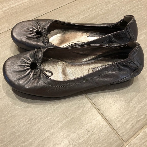 ECCO silver metallic leather flats size 5 (35) - Picture 6 of 8